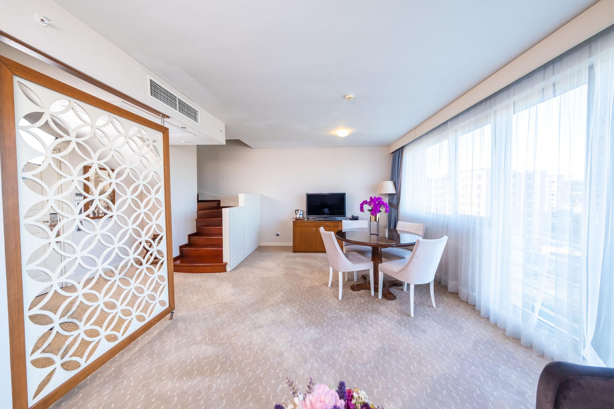 미라클 이스탄불 아시아 에어포트 호텔 앤 스파 외부 사진 A suite at the hotel
