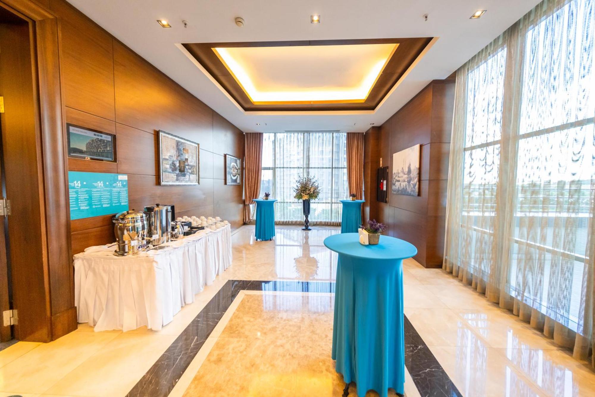 미라클 이스탄불 아시아 에어포트 호텔 앤 스파 외부 사진 The lobby of the hotel