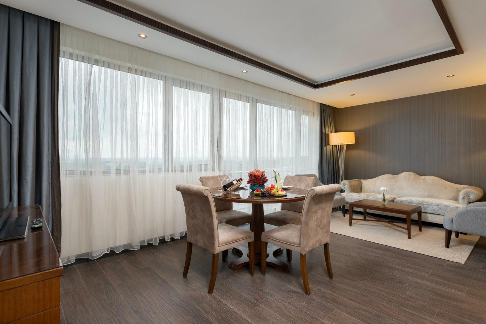미라클 이스탄불 아시아 에어포트 호텔 앤 스파 외부 사진 A suite at the hotel