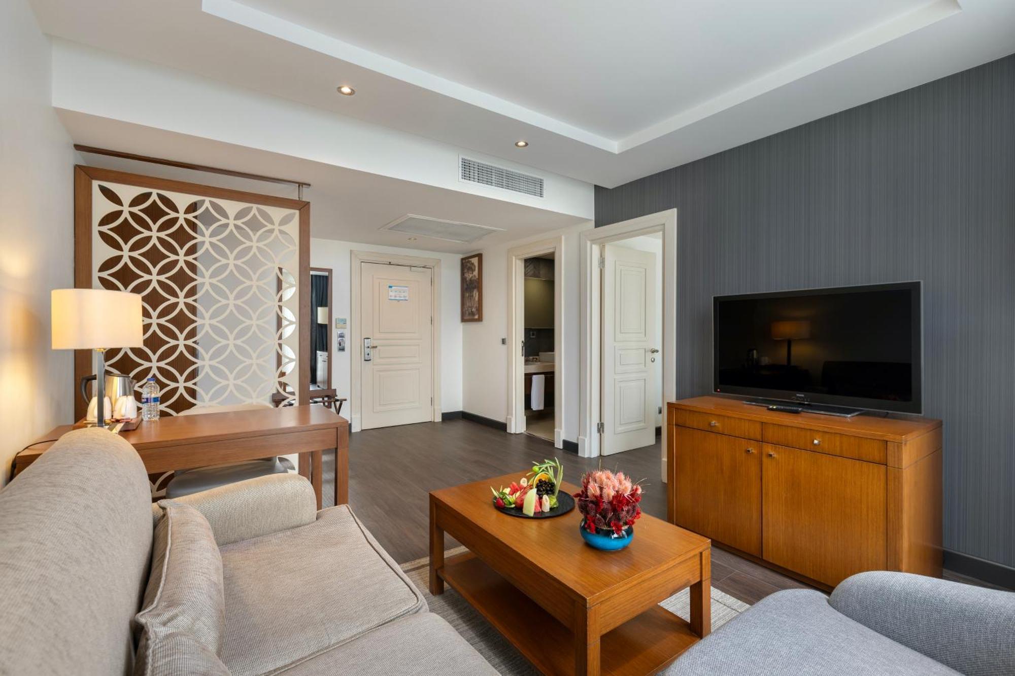 미라클 이스탄불 아시아 에어포트 호텔 앤 스파 외부 사진 A suite at the hotel